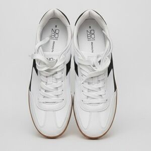 No Boundaries (Nobo) Retro White Sneakers - Gum Sole - Size 8